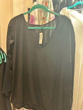 torrid Black V-Neck Top with Tag